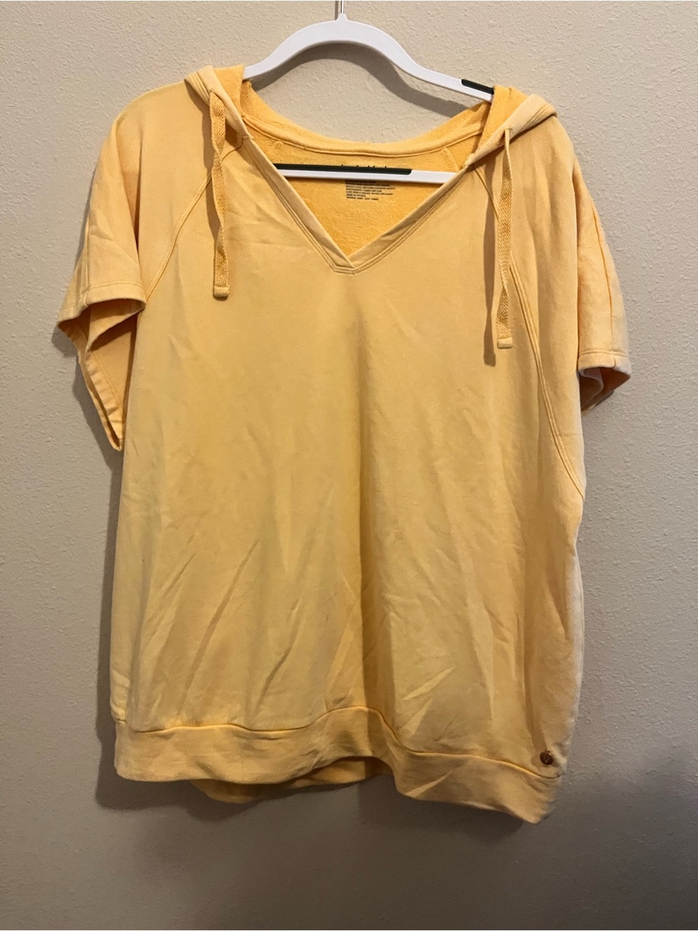 Livi Active Light Yellow V-Neck Hooded Short Sleeve Sweatshirt